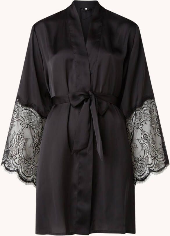 Hunkemö, ller Kimono van satijn met kant